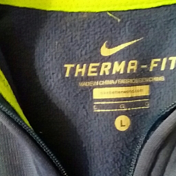 Nike pull over sweater - Picture 2 of 2